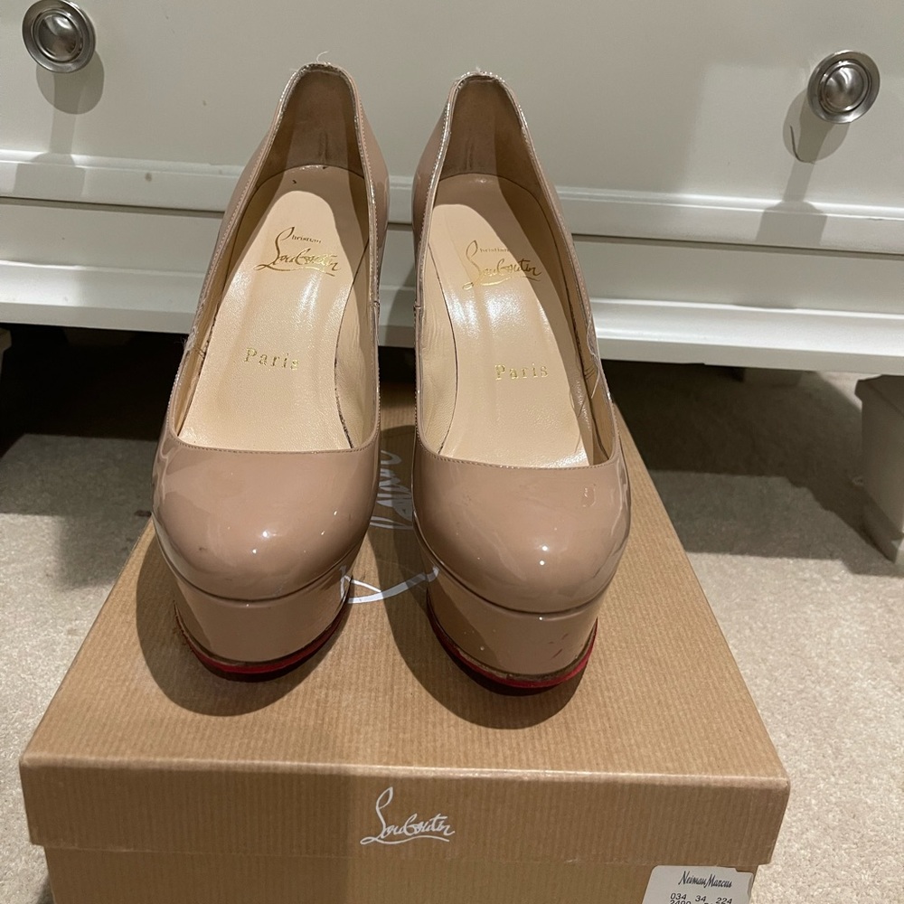 Christian Louboutin New Simple pump